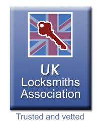 image of the uk locksmiths association logo "trusted and vetted"